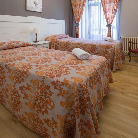 Apartamentos Turisticos Avila La Catedral Экстерьер фото