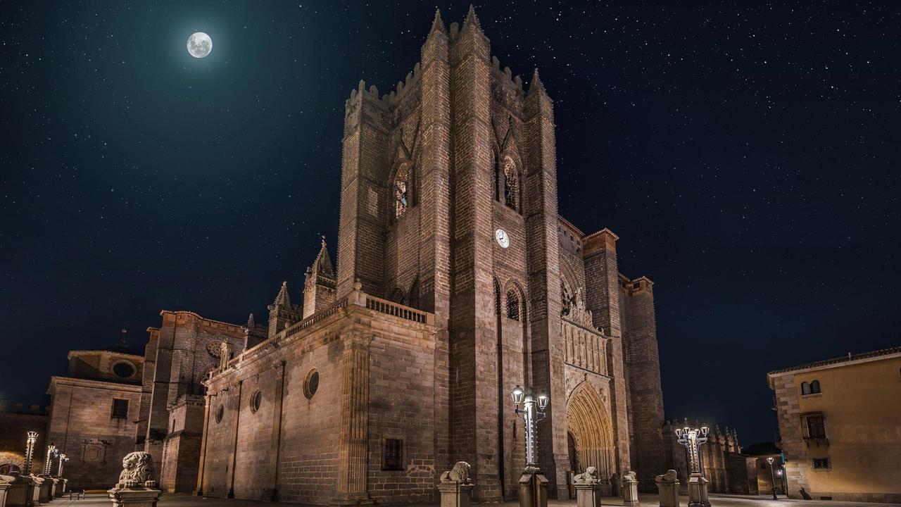 Apartamentos Turisticos Avila La Catedral Экстерьер фото