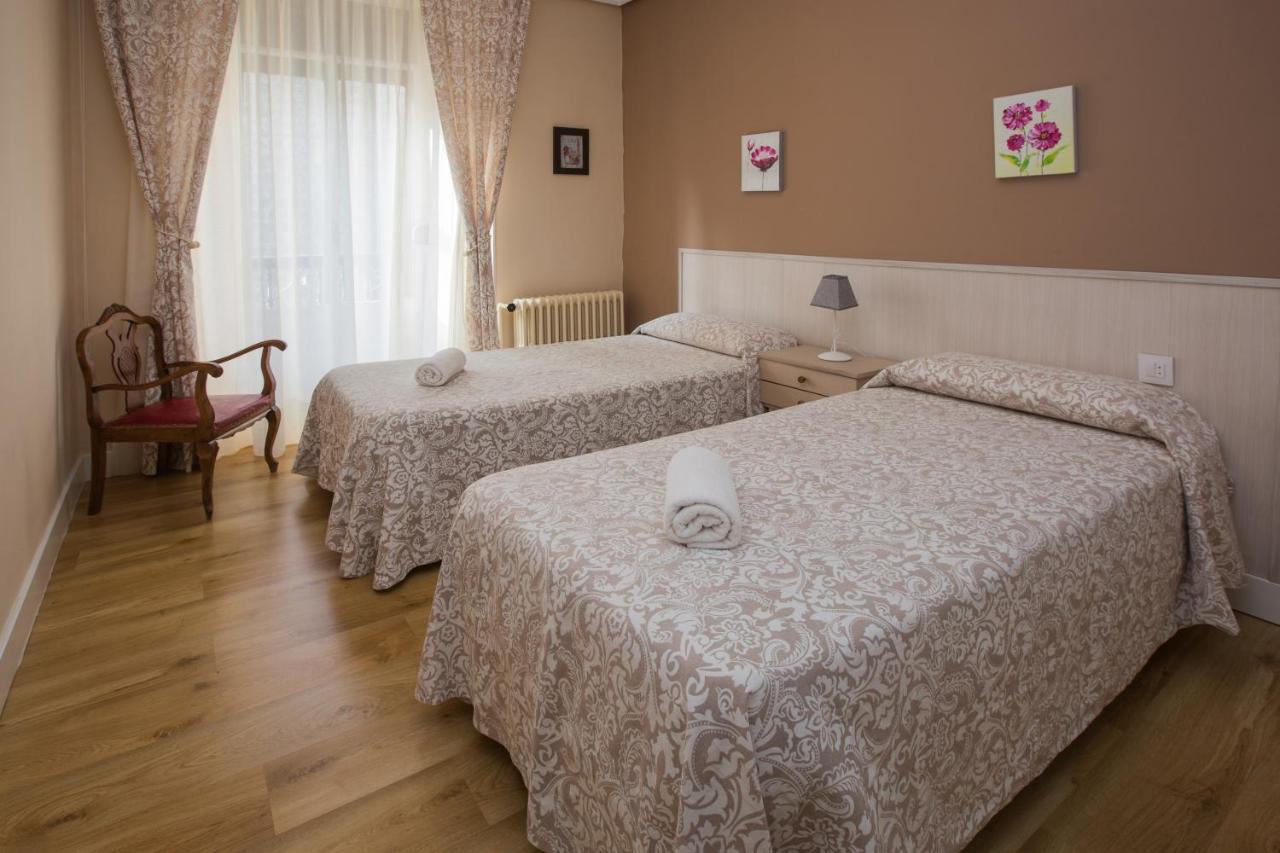 Apartamentos Turisticos Avila La Catedral Экстерьер фото