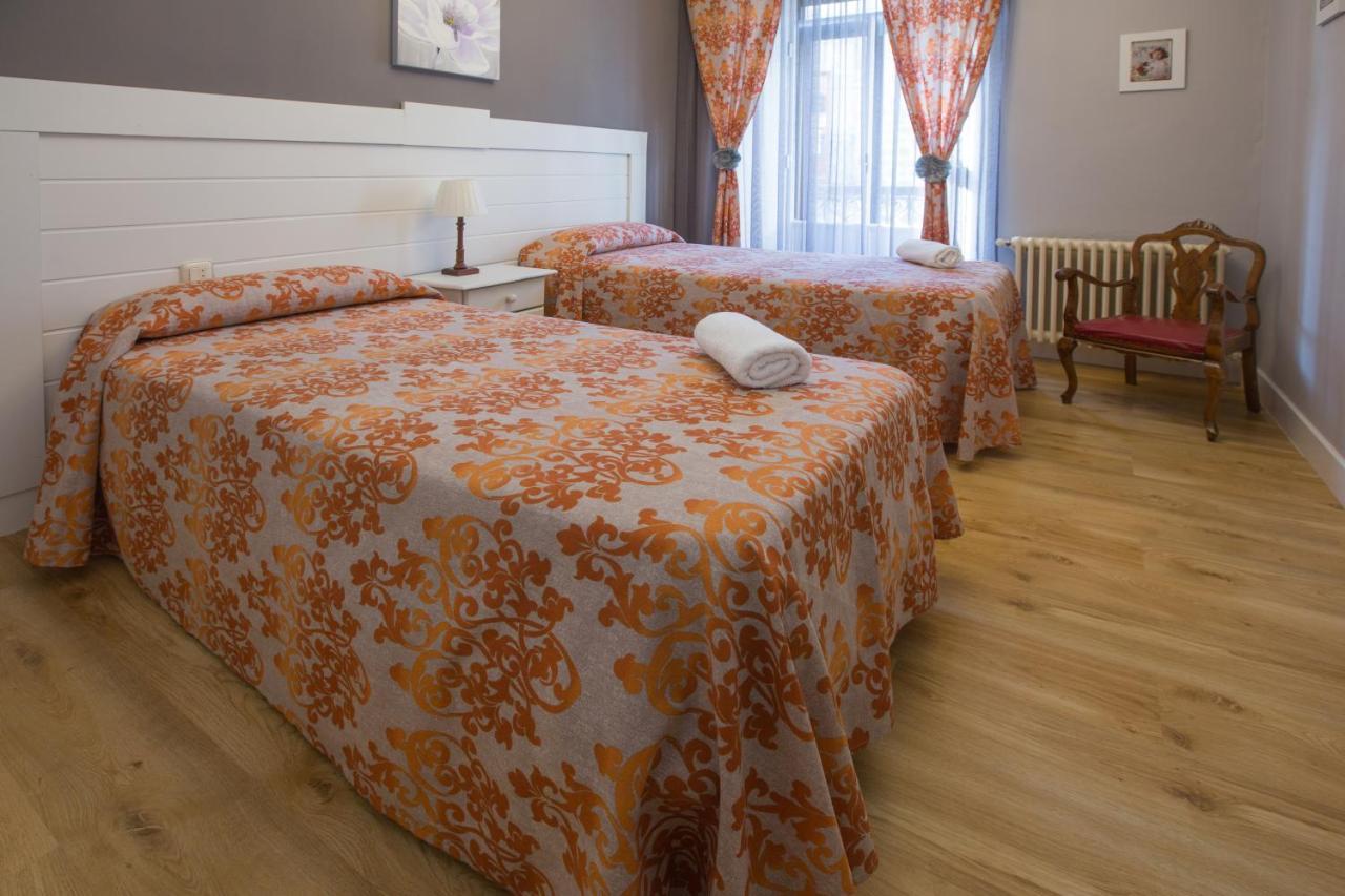 Apartamentos Turisticos Avila La Catedral Экстерьер фото