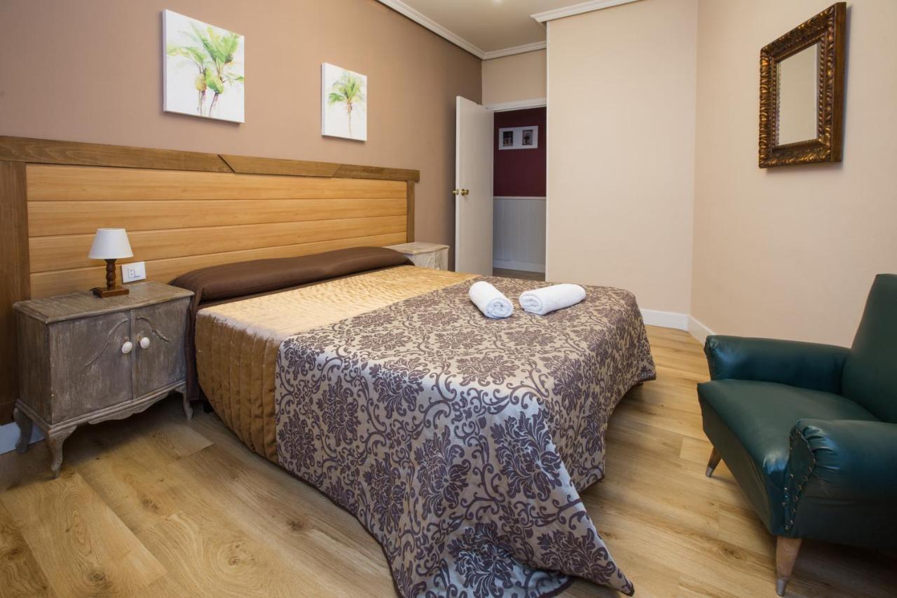 Apartamentos Turisticos Avila La Catedral Экстерьер фото